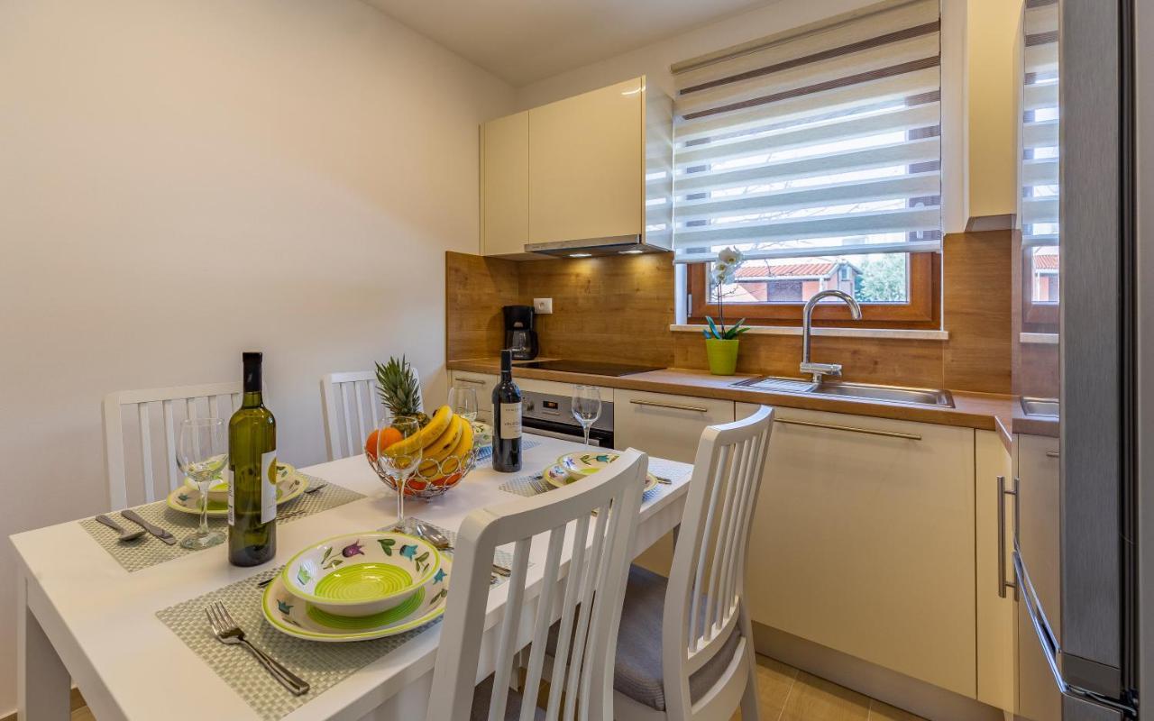 Apartment Blue Pula, New, Family Friendly, Comfortable, Free Parking And Wifi Ngoại thất bức ảnh